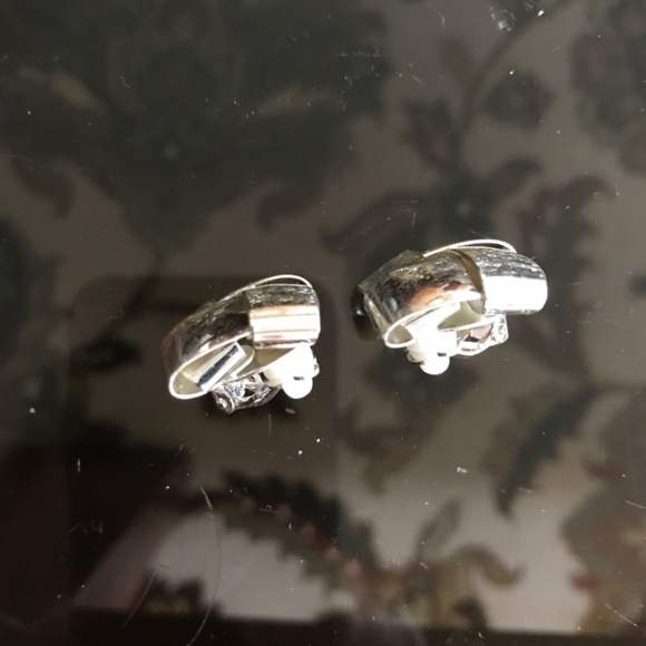 A pair of clip on silver tone woven square earrings. - Picture 5 of 5